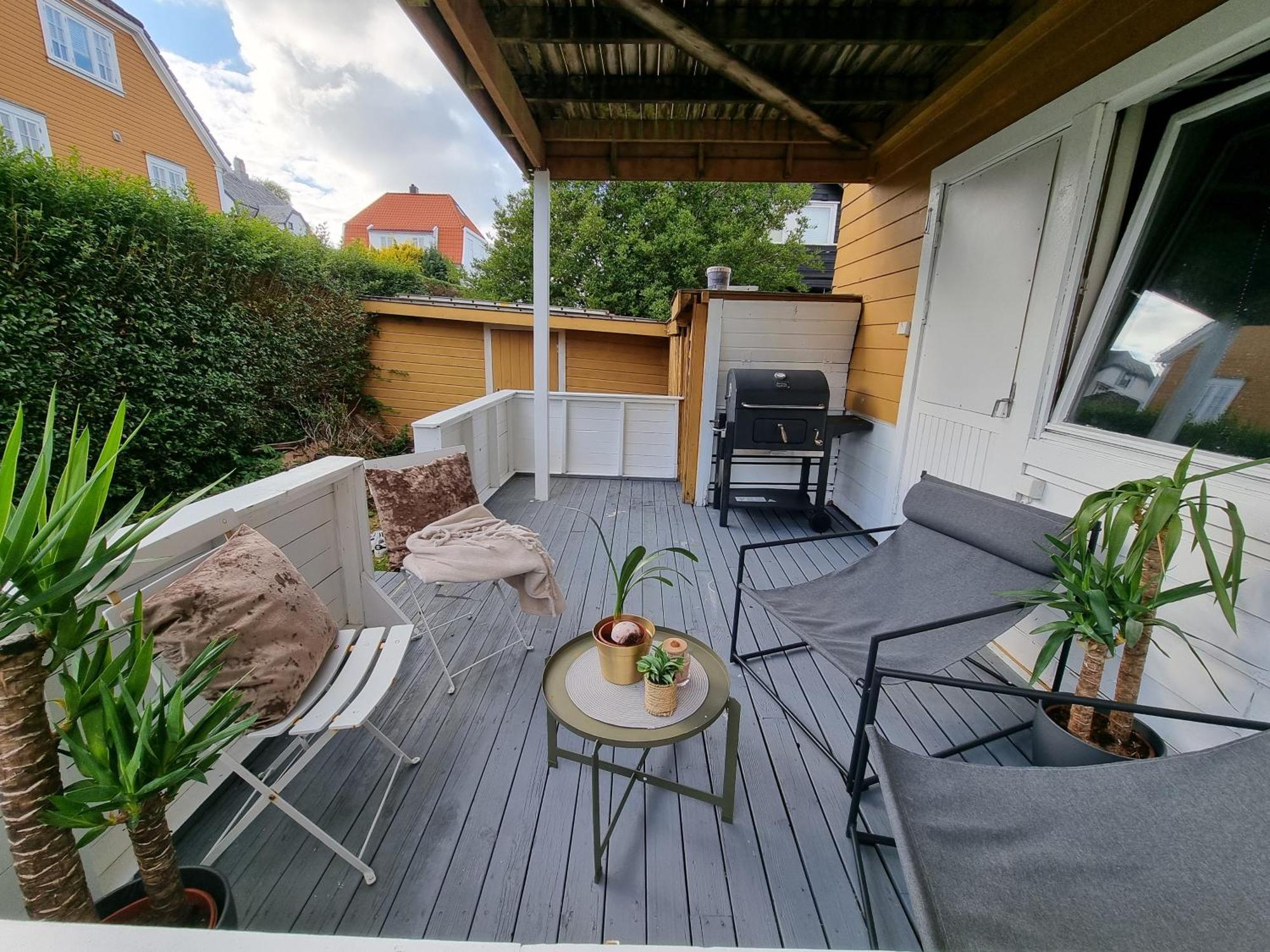 Large And 2 Bedroom With Free Parking, Ev Recharging And A Private Garden Leilighet