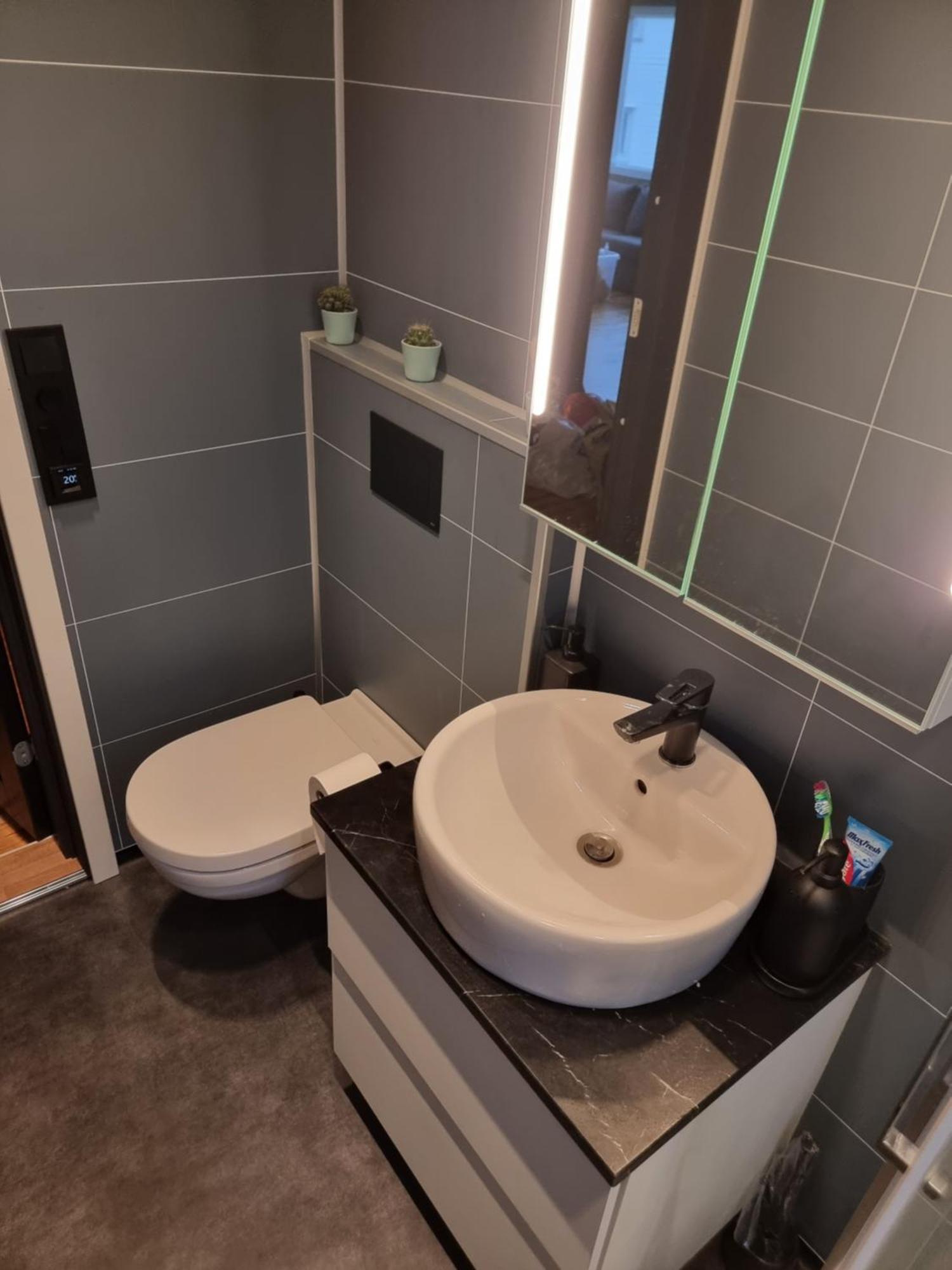 Large And 2 Bedroom With Free Parking, Ev Recharging And A Private Garden