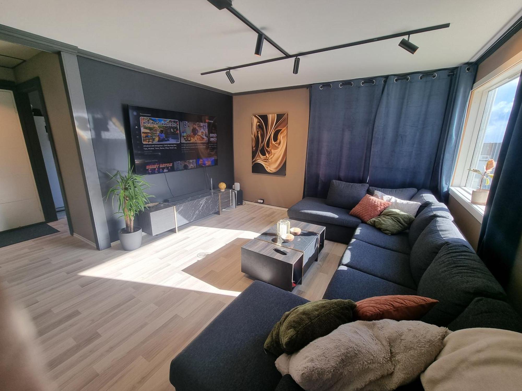Leilighet Large And 2 Bedroom With Free Parking, Ev Recharging And A Private Garden *