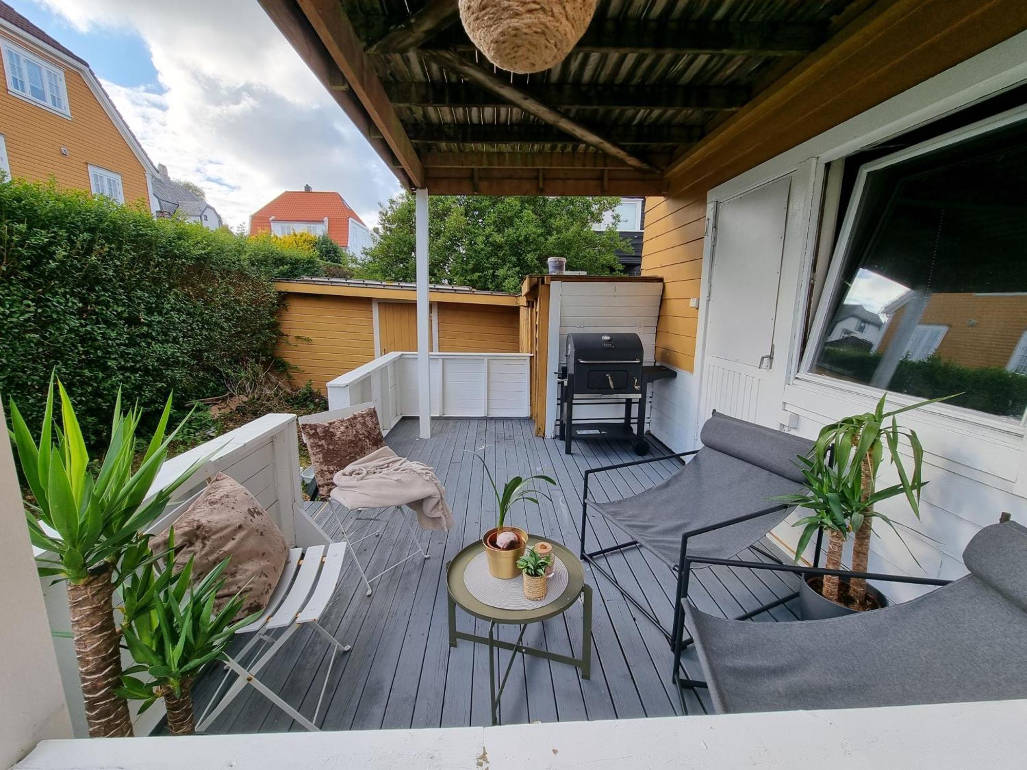 Large And 2 Bedroom With Free Parking, Ev Recharging And A Private Garden Stavanger
